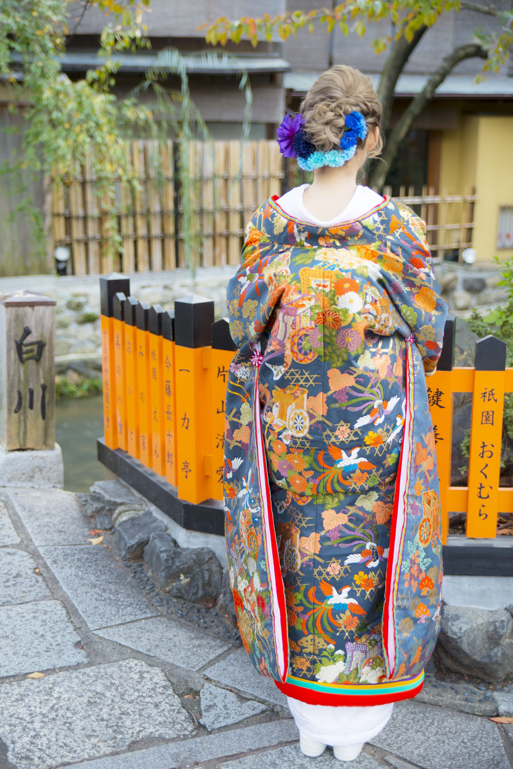 西陣織打掛 西陣織の色打掛 | 大阪の前撮りやフォトウェディング、